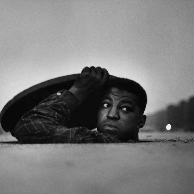 ‘Invisible Man: Gordon Parks and Ralph Ellison in Harlem’ Review: Fruits of a Creative Friendship